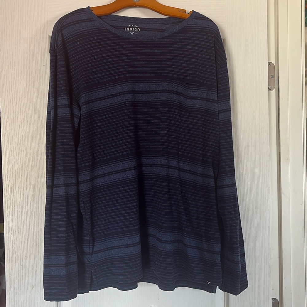 American Eagle long sleeve shirt
